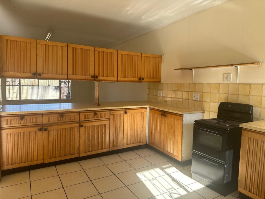 To Let 3 Bedroom Property for Rent in Geelhoutpark North West
